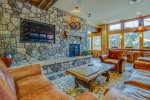 Lobby/Common Area - Black Bear Lodge - Keystone CO